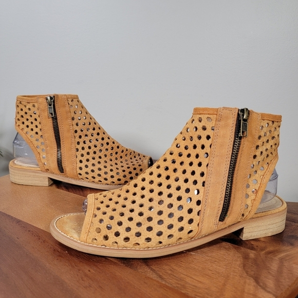 Musse & Cloud Tan Perforated Women's Ankle Boots Size 39 - Picture 16 of 17